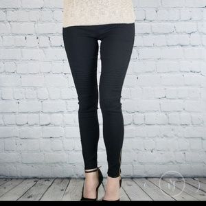 🚫SOLD🚫 Black stretch moto pants.